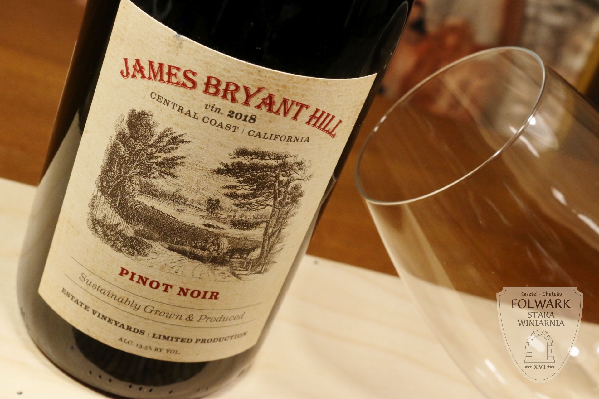 James Bryant Hill Pinot Noir Folwark Stara Winiarnia Mszana Dolna